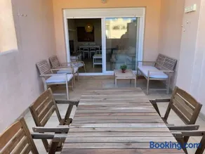 Apartamento con piscina y terraza muy cerca de la playa - Image 3