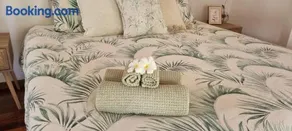 Berry Springs Tropical Retreat - Image 1