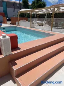 Spacious house with swimming pool 10 min from Avignon - Image 1