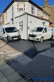 Clapham Common Sleeps 10 Free Parking for 4 Cars and Vans 2 Bed 2 Bath 5 min to Metro Zone 2 - Image 3