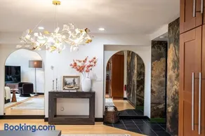 Forest Green Retreat - Image 2