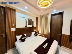 Hotel Oxygen La Vida-Noida Sector 18 - Image 5