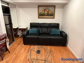 San Francisco 2 Bedroom with Parking near BART - Image 2