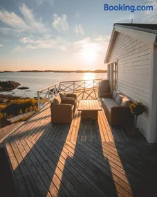 Paradise by the Seaside - Image 4