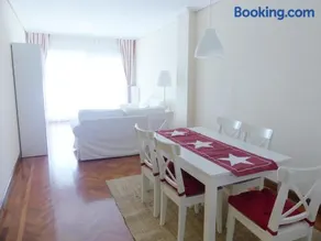Apartamento luminoso, funcional y amplio en zona hospitalaria - Image 4