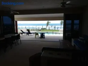 Cactus Beachfront villa in Zihuatanejo- pets welcome! - Image 1