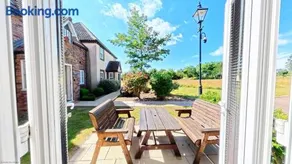 Bay Dream - Part of the The Bay Filey Holiday Village with pool, gym and direct beach access, pub, restaurant, tennis and meadows walks - Image 3