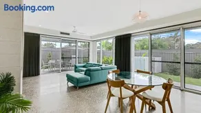 Luxury Townhouse Maroochydore - Image 5