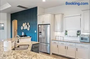 Austin Area Resort Home, Heated Pool, Hot Tub - Image 2