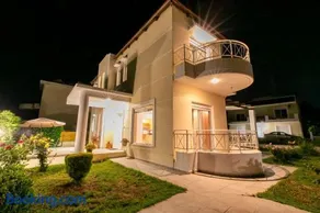 Rose Garden House - Image 3