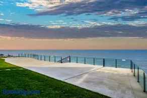 Lakefront Luxury - Kayaks - 4 Bedrooms - 3 Full Baths - Sleeps 8 - Image 3
