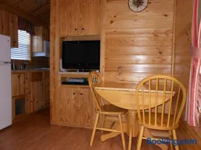 Oakzanita Springs Camping Resort Cabin 2 - Image 3