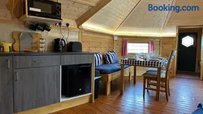 Holly Tree Glamping Cabins - Image 5