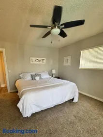 Kapilana Resort Condos - Lake of the Ozarks Waterfront, Pool, Dock, Grill, Fishing, Boat Rentals, & Lake Views - Image 2