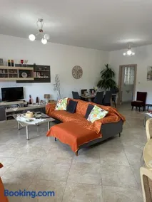 Breeze Holiday Home - Image 2