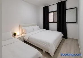 Turdeluxe company 4 room apartment with breakfast - Image 1