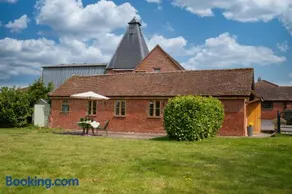 Little Owls Barn - Image 1