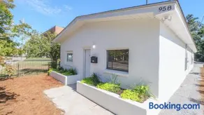 Cozy 2BR/1BA Duplex Just Blocks from Downtown Biloxi, Beaches and Entertainment - Image 1