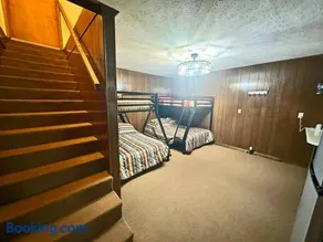 Buffalo Playhouse with game room - Image 4