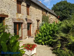 Chambre d'hote Longere du pays rennais avec piscine extérieure - Image 1
