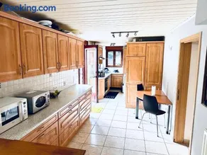 Chambre et SDD privées dans une maison partagée avec des résidents - Image 3
