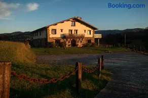 Casa Peluaga - Image 2