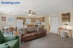 Mountain Retreat by Berkeley Springs wRiver Access - Image 1