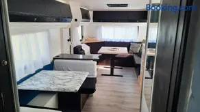 Retro Caravan met privé-sanitair - Image 4