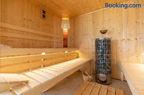 Aszúvilág Rezidencia with Sauna & Jacuzzi - Image 5