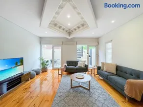 Flemington Escape with private rooftop area - Image 2