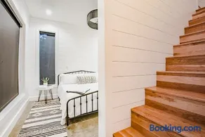 "The Barndo" 4BR Luxury Cabin, Hot Tub, Fire Pit, Bunks, Arcades, Playhouse! - Image 4