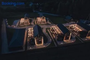 VILLAGE RESORT Sauna & Jacuzzi & Netflix - Image 2