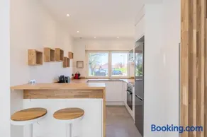 Bright and renovated house for 8 people parking - Image 4