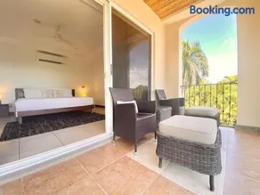 Peninsula 46 - Upscale 2bdr with Jacuzzi - Beach - Fast wifi - Gym - Image 3