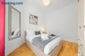 Modern Holyrood 1 Bedroom Apartment - Edinburgh - Image 4