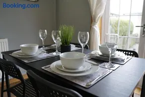 Ravenswood House - Image 3