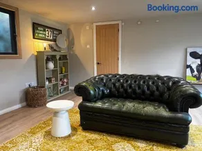 The Cabin - Image 4