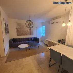 Palm Valley Villa וילת עמק הדקלים - Image 1