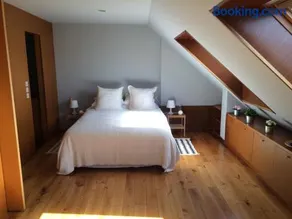 Attic loft to wake up by the sea. - Image 1