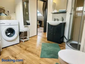Cozy 45m2 apartment, 5-min walk to city center, Grand Jard - Image 4