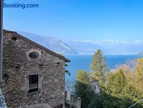 Corenno Plinio - Castello Oleandro Housing among Lake and Castle - Image 3