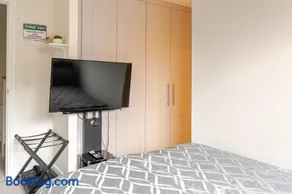 Large Double Room & Private EnSuite Bathroom, Badbury Park, Swindon, Near Great Western Hospital - Image 4
