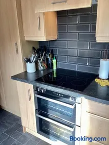 Lorton Villa with a Log Burner - Image 3