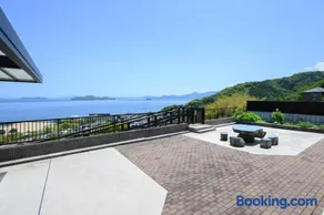 青の宿 The Blue Villa まるで映画のような開放感あふれるオーシャンビュー Open ocean view like in a movie 駐車場3台有り Supported by COCOSTAY - Image 2