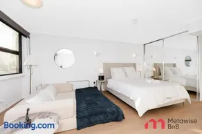 MetaWiseBnB Hyde Park Studio Pool Gym & Hyde Park - Image 2