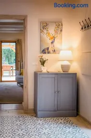D9 Cottage - Image 2
