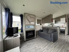 Lovely 8 Berth Caravan In Essex, At Steeple Bay Holiday Park Ref 36059A - Image 5