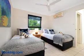 Oasis 2 bedroom Apartment with buggy - Image 4