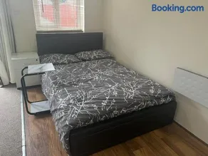 Modern Studio in Rayners Lane Pinner Harrow near wembley Greater London - Image 2