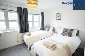 LongTerm Stays - NR HeathrowWindsorCastle - Sleeps 6 - wParking - Image 3